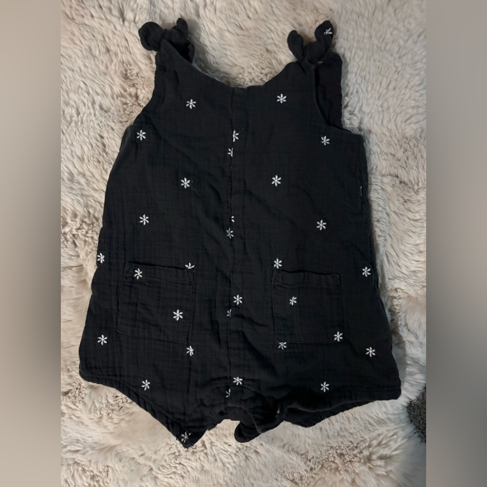 Baby gap romper 12-18 months